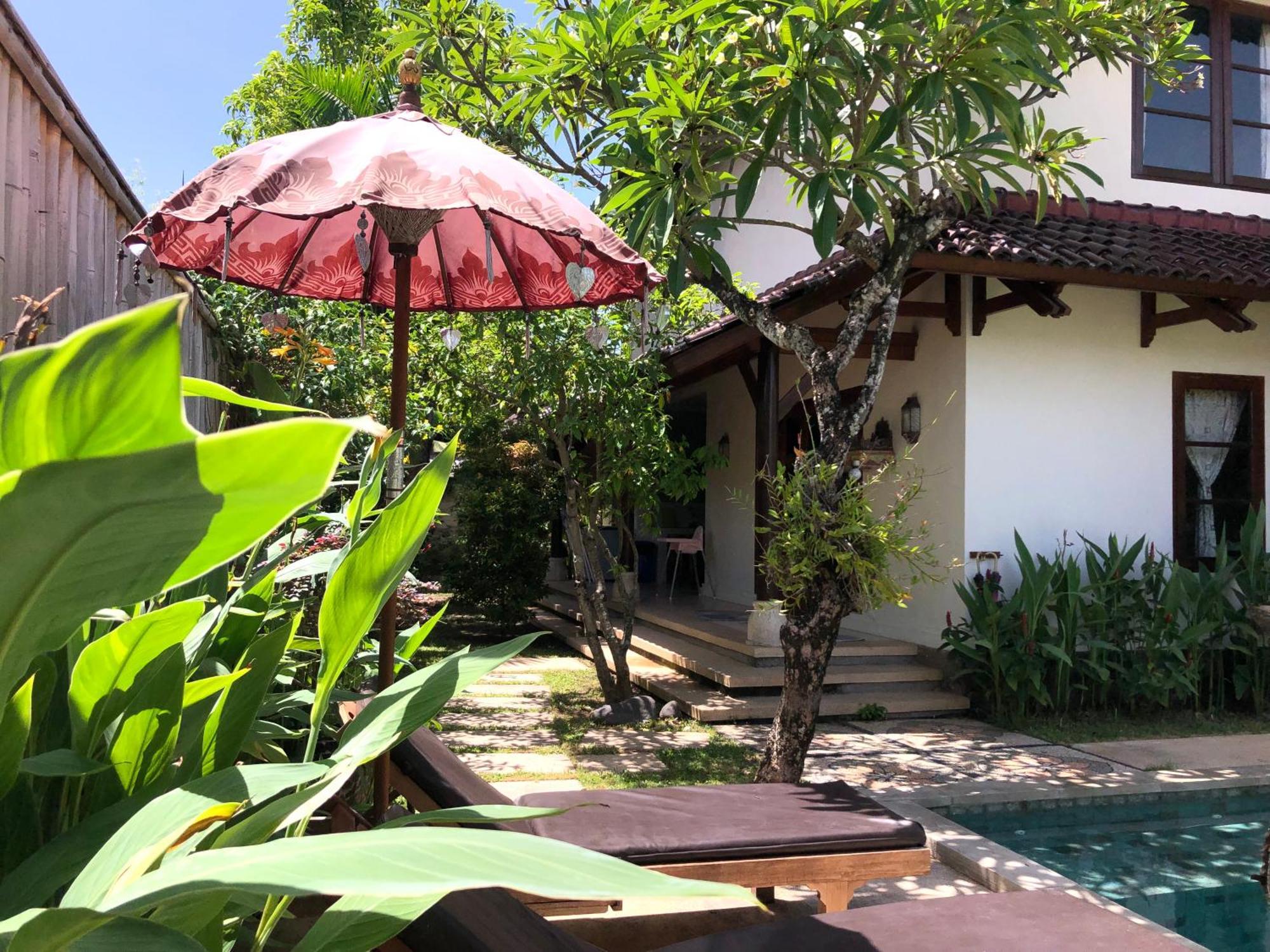 Villa Abhista Seminyak Bagian luar foto